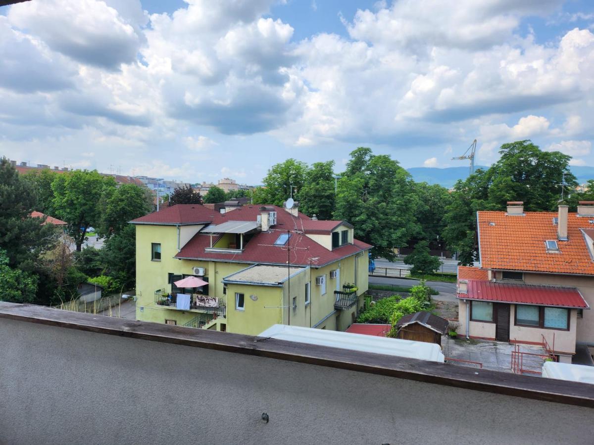 ザグレブApartman Buzanova 001アパートメント エクステリア 写真